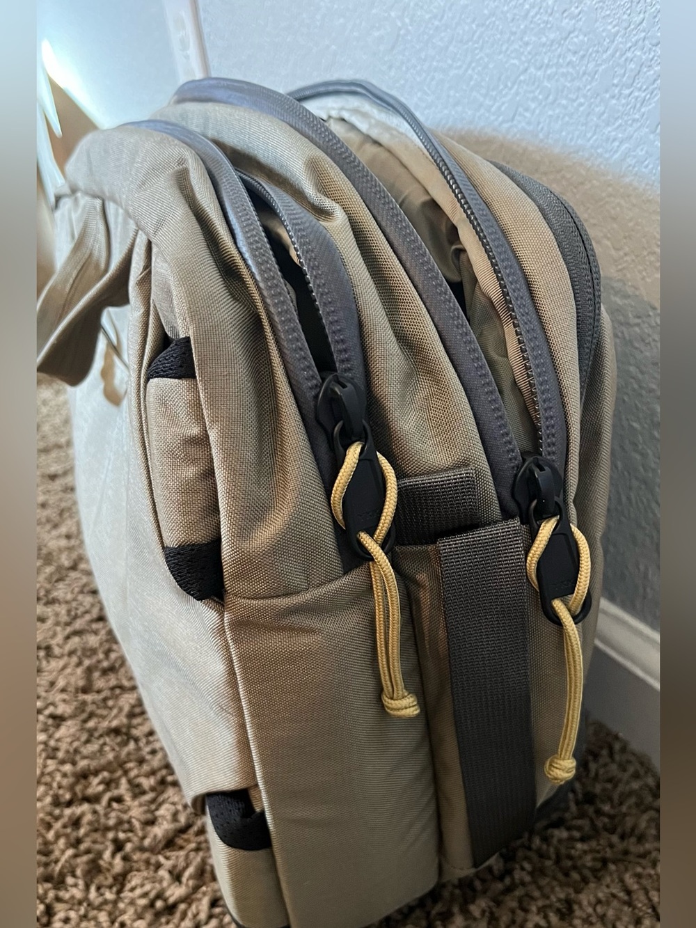 Mystery Ranch 3 Way 18 Expandable briefcase in ponderosa - Picture 6 of 15